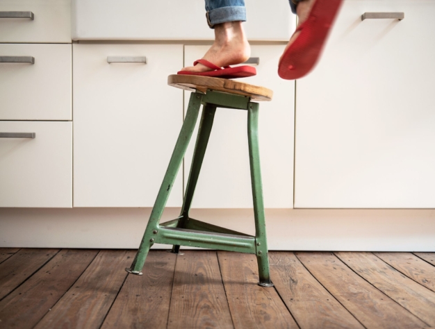falling from stool